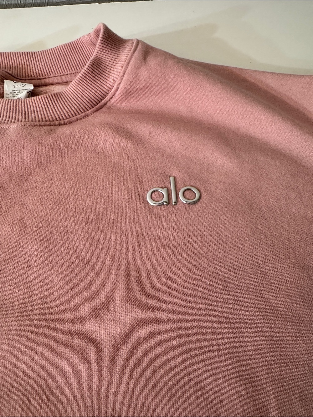 ALO Yoga Rose Pink Sweatshirt & Joggers Set - Picture 3 of 5